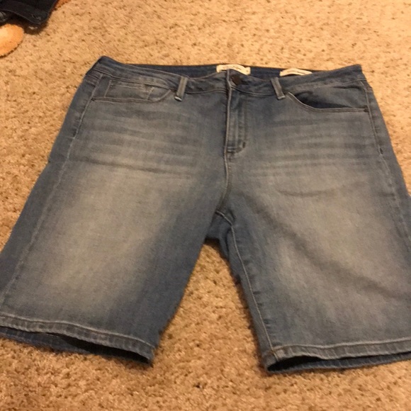 Jessica Simpson Pants - ❌SOLD❌Jessica Simpson Bermuda shorts